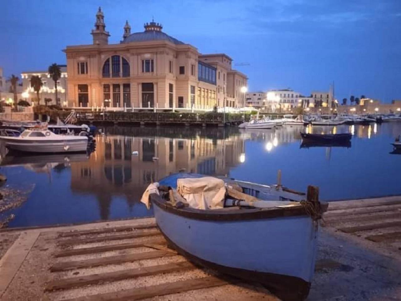 La Follia Dell'Architetto Villa Bari Exterior photo